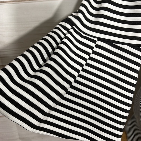 Alfani Black & White Mixed Stripe Knit Top Bell Sleeves - Picture 2 of 6
